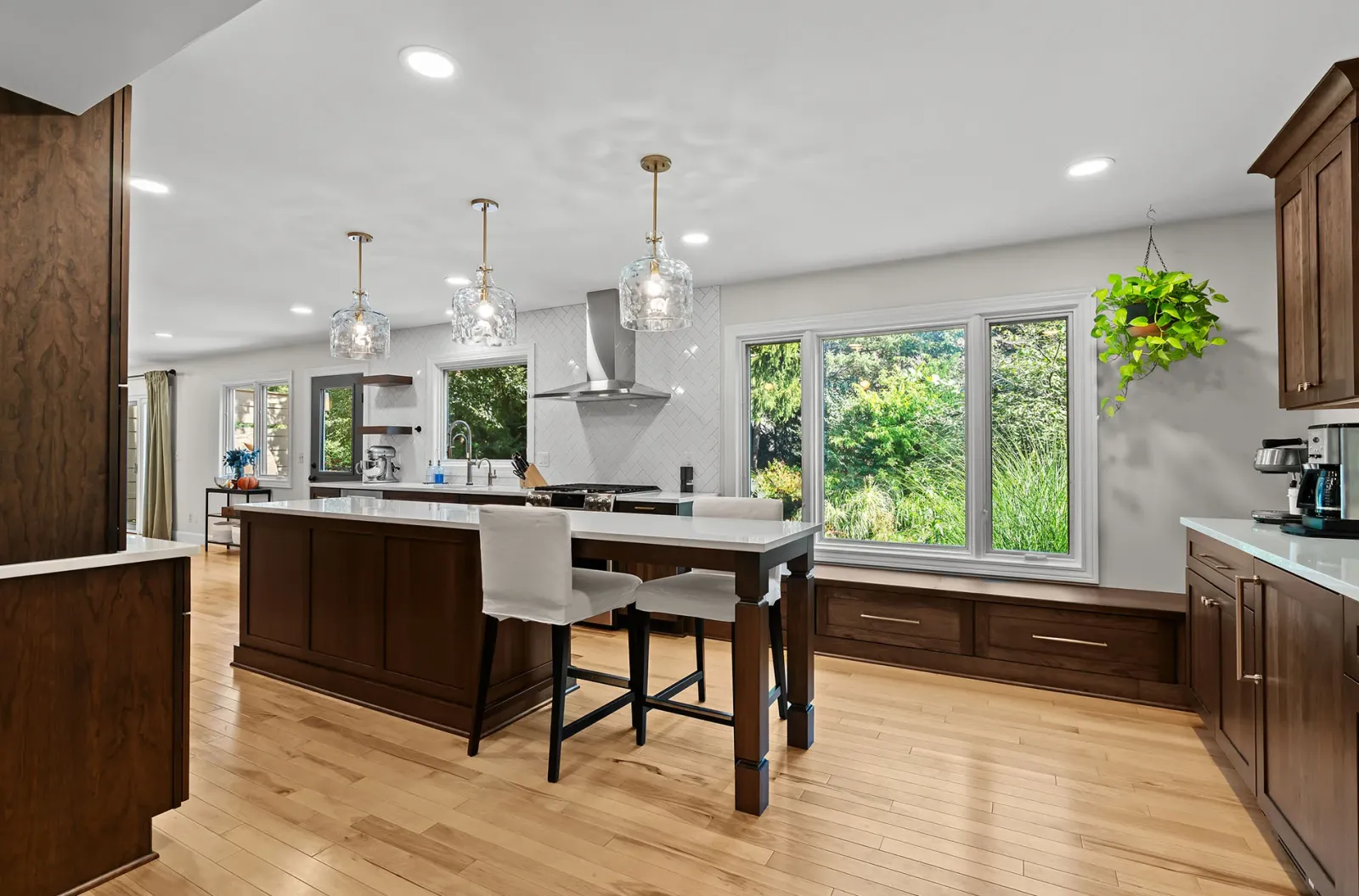 Open layout connecting kitchen to adjacent living spaces