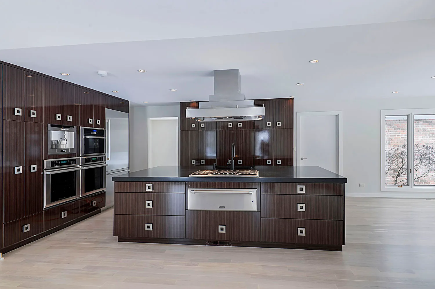 Modern Gloss Kitchen Remodel, photo 3