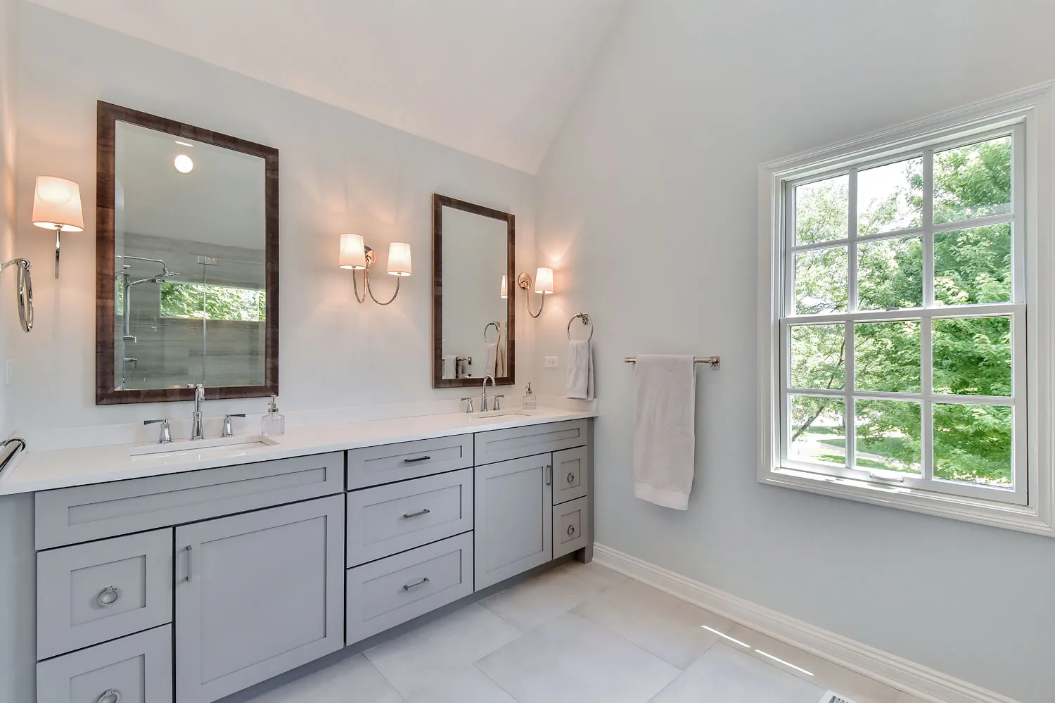 Beautifully Sunkissed Mater Bath Remodel — photo 7