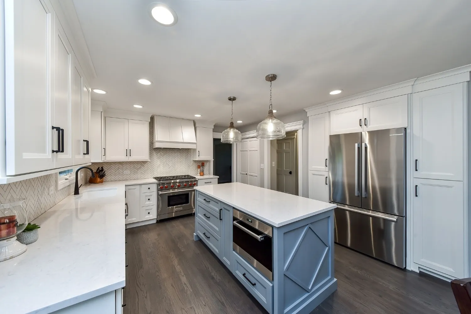 Clean &amp; Transitional Kitchen Remodel — photo 1
