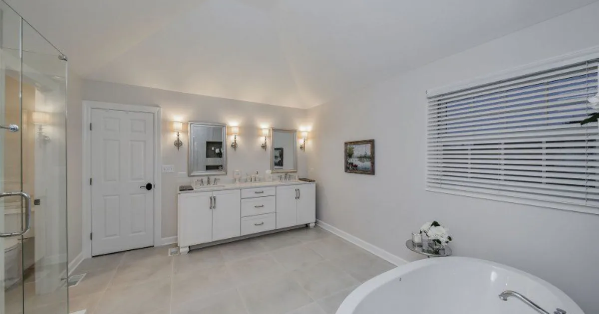 Warm Welcoming Master Bath Remodel — photo 3