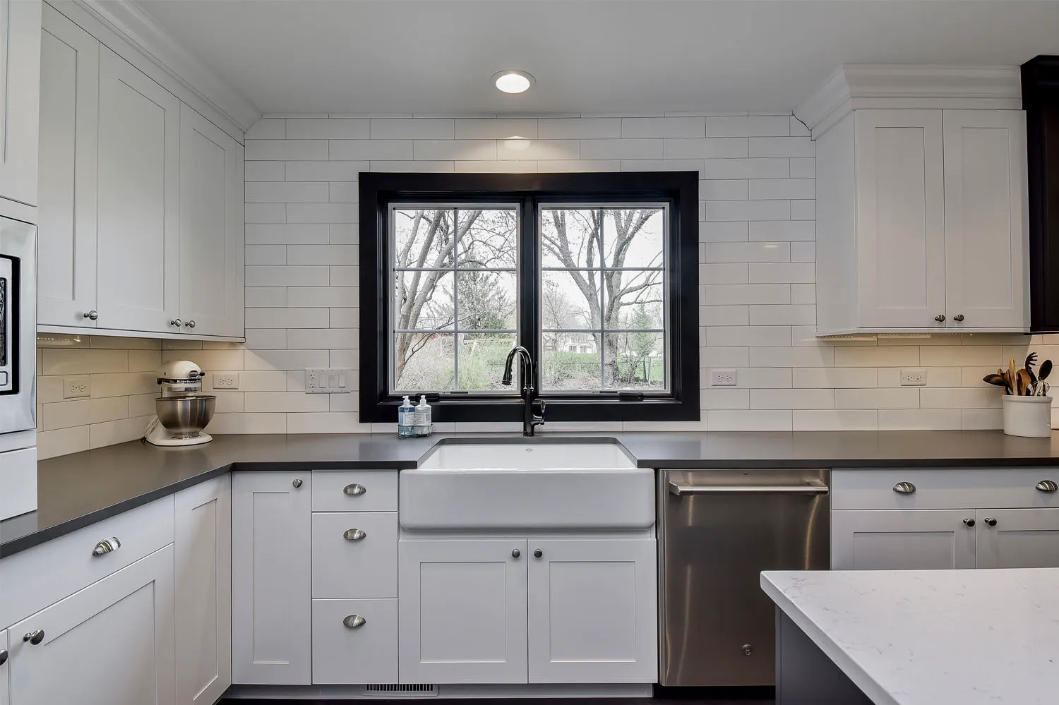 Traditionally Fresh Kitchen Remodel — photo 1